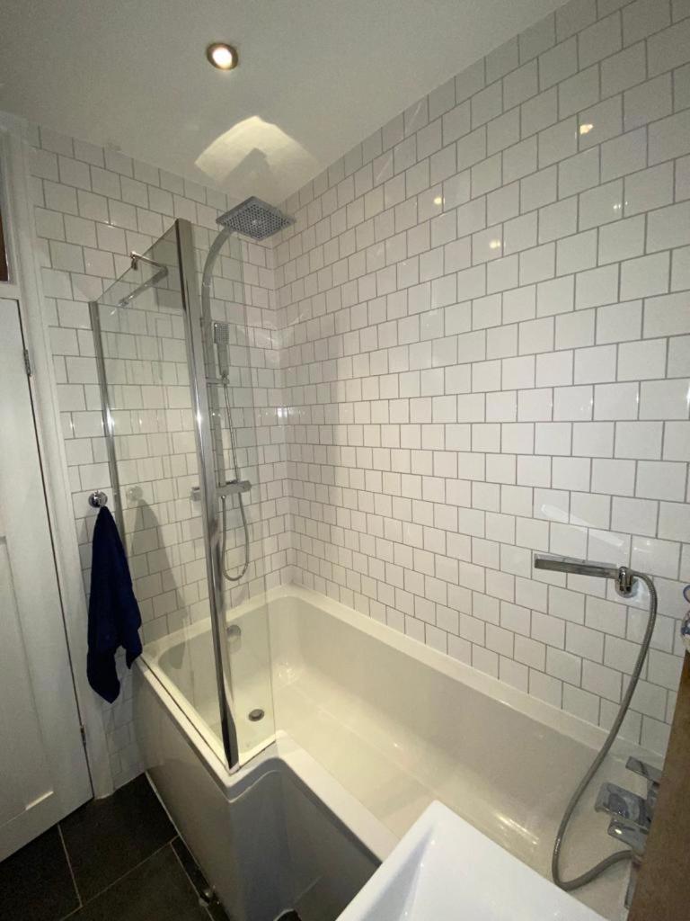 Three Bedroom Family home with garden in Walthamstow - Housity