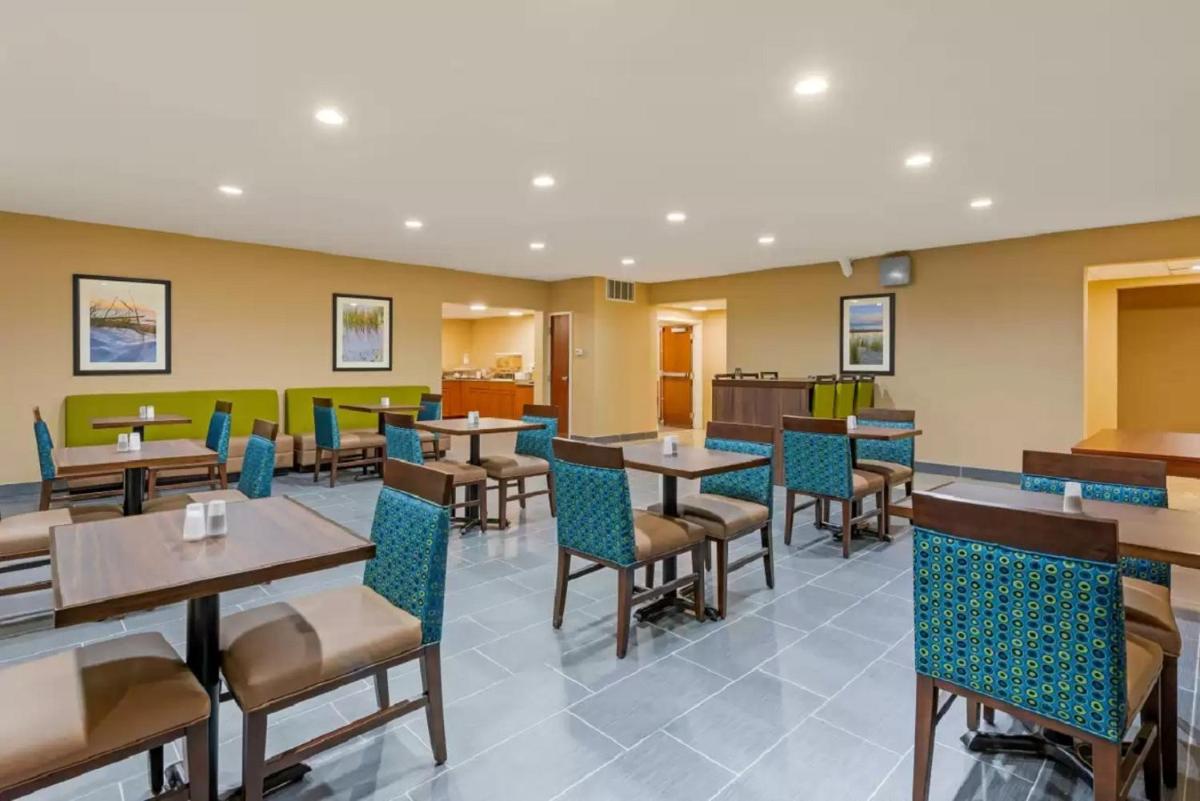 Comfort Inn & Suites Michigan City South - Housity