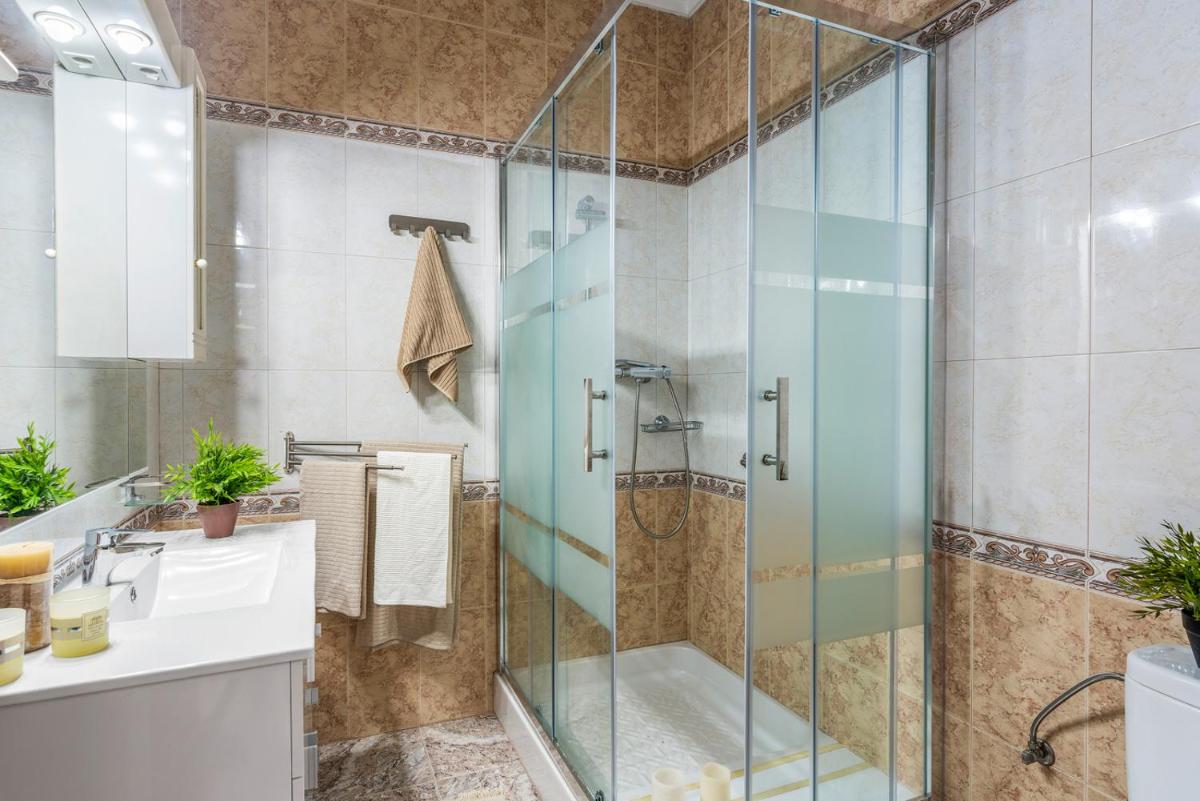 Beautiful house with sea views and private pool - Housity