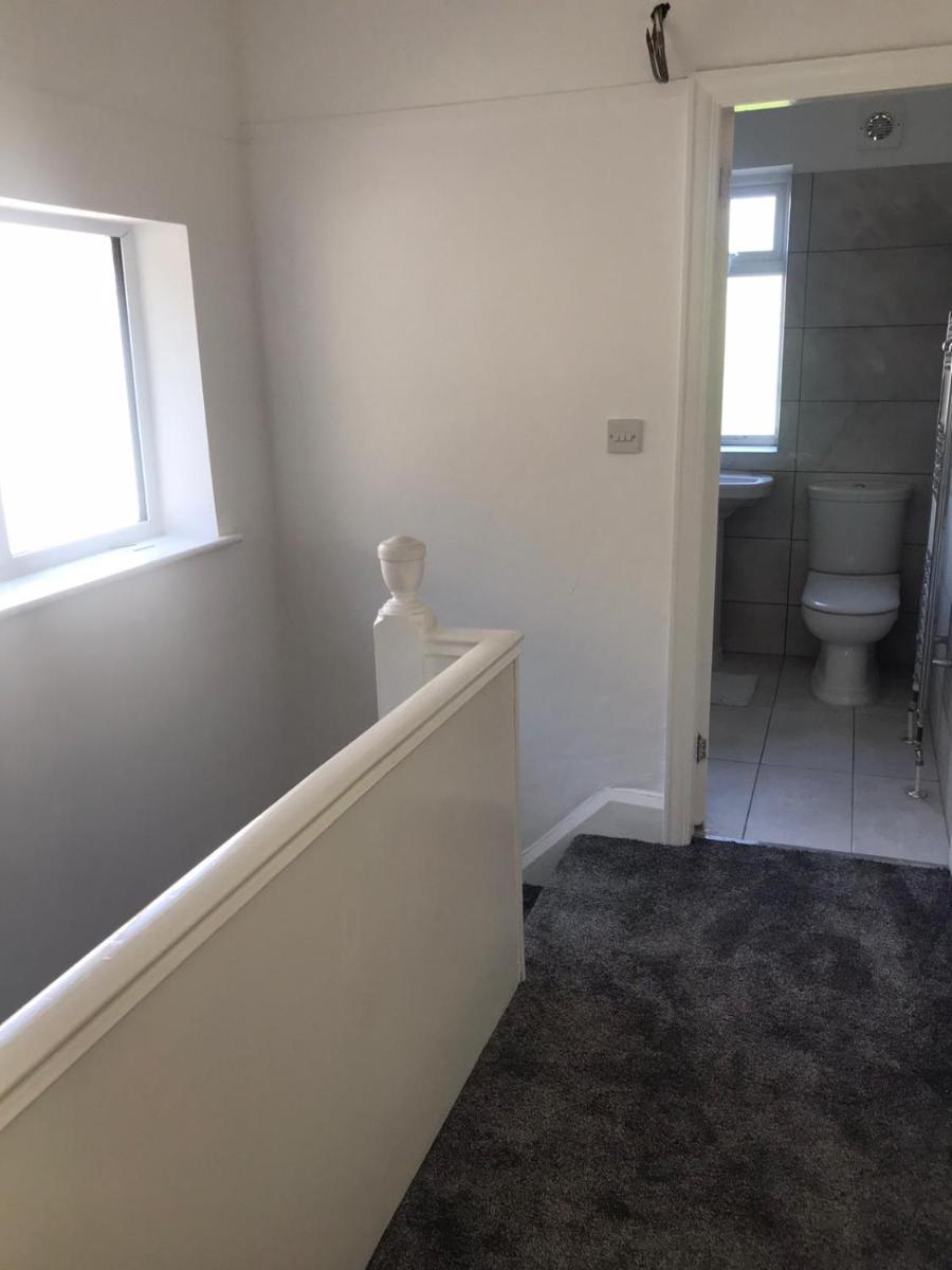 3 BEDROOM HOUSE IN A GREAT LOCATION - Housity