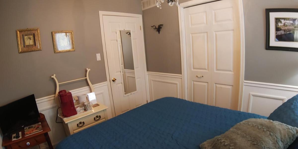 BobcaygeonB&B - Housity