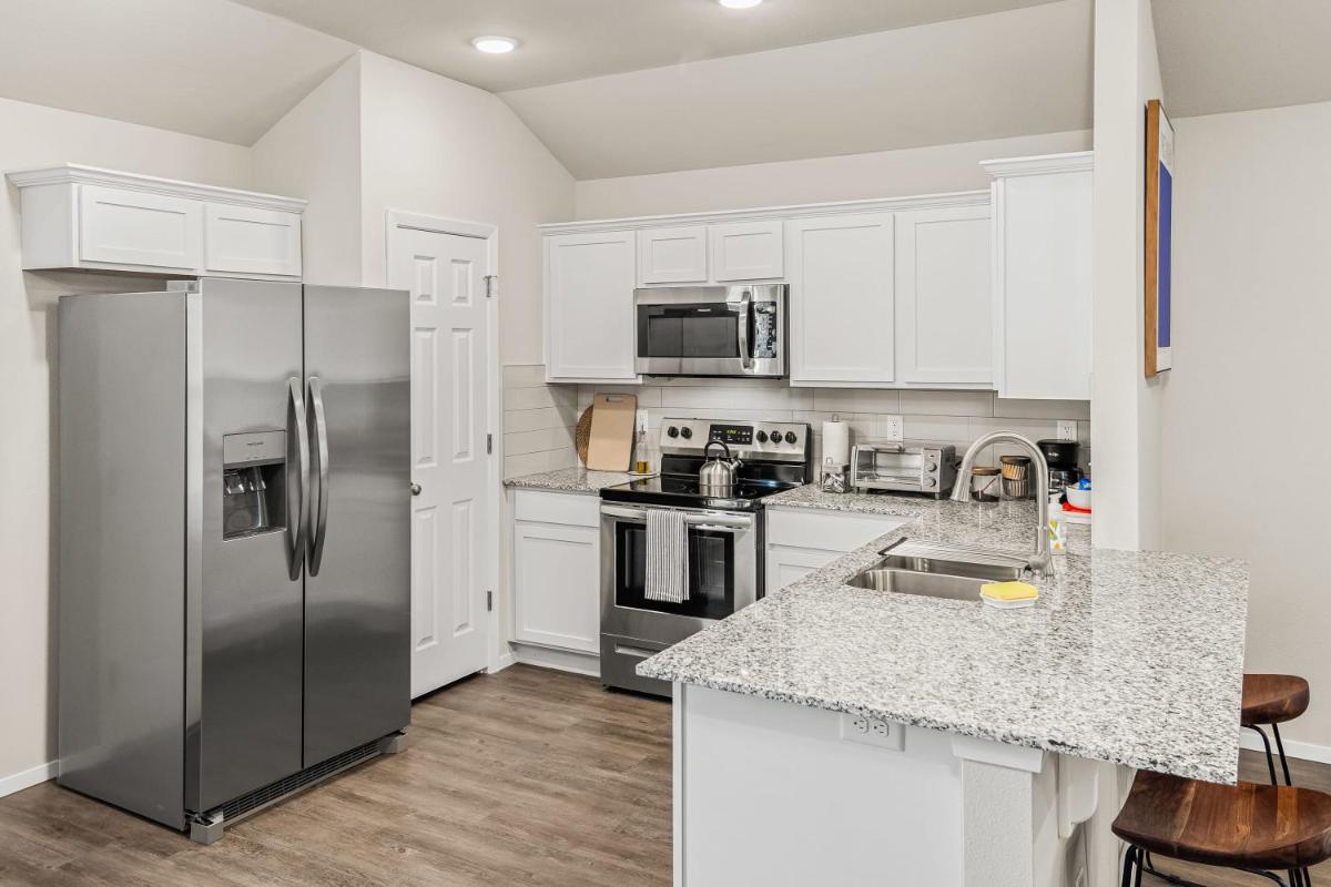 Starling House - Kid-Friendly Home Near Campus - Housity