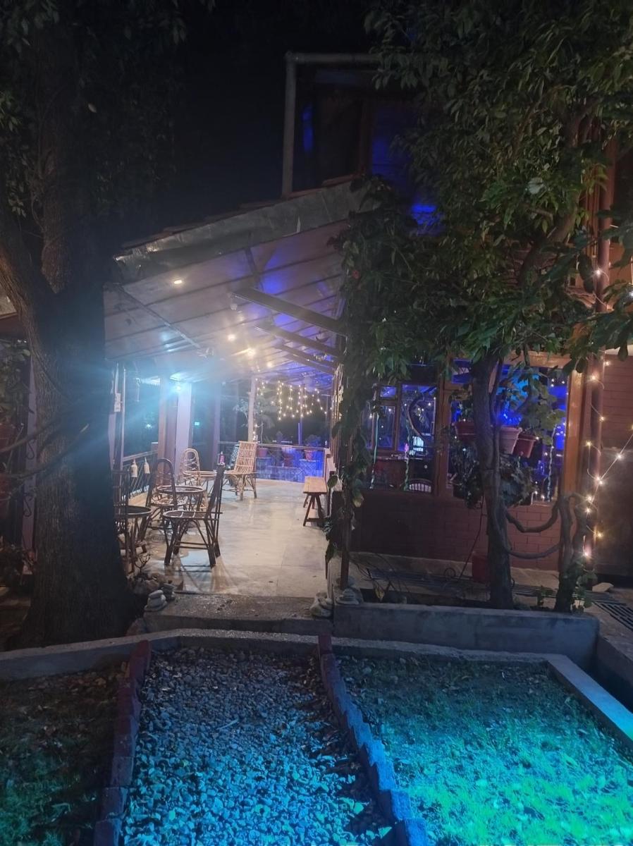Murious Riverdale Resort - Housity