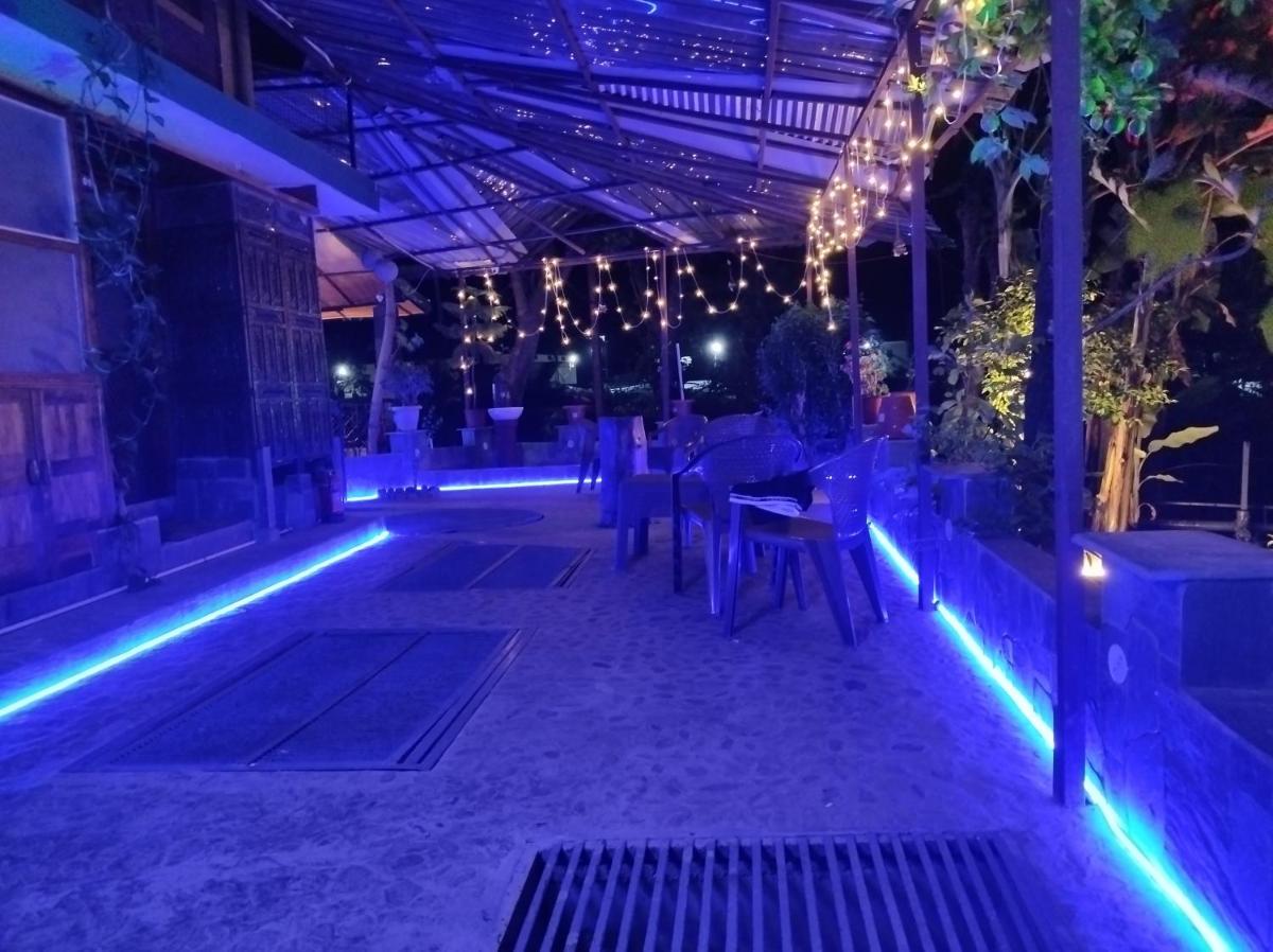 Murious Riverdale Resort - Housity