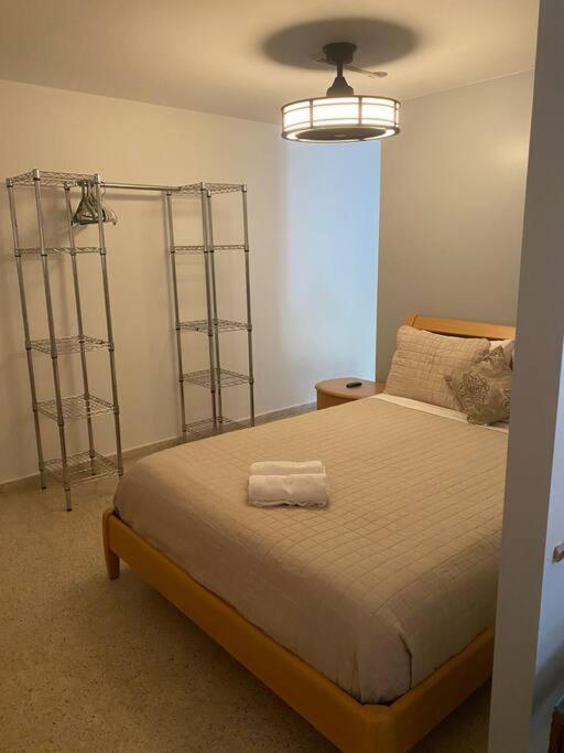 Mayagüez Apt- up to 4 guests- Close to Everything - Housity