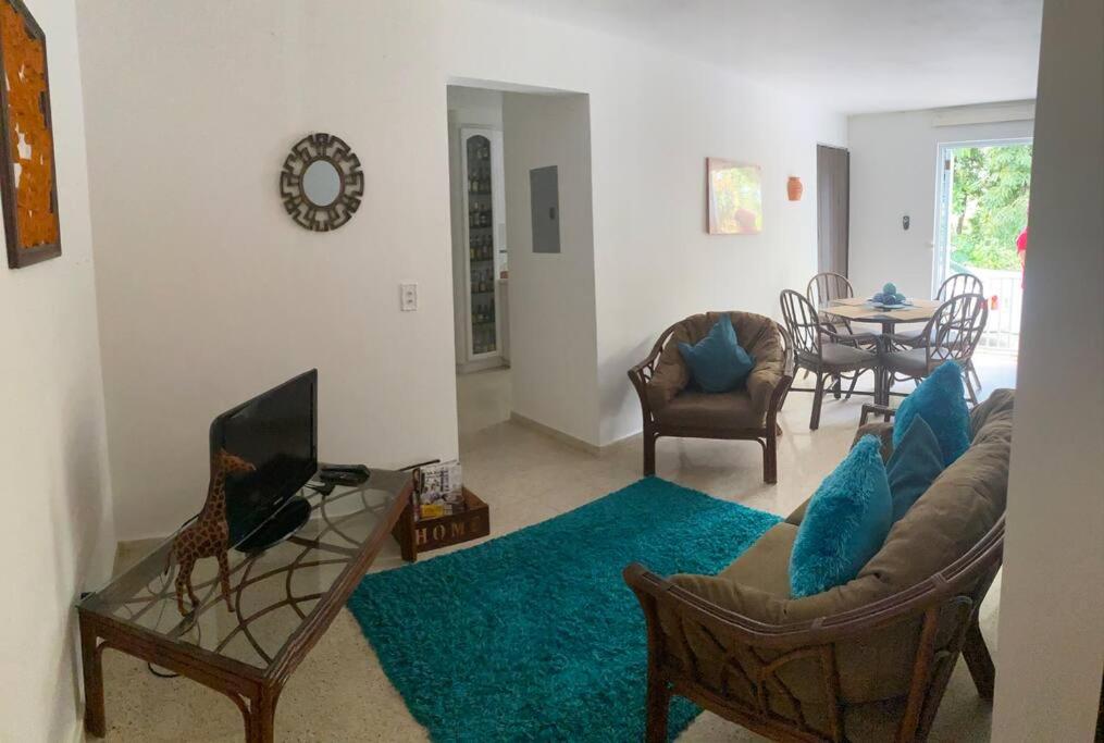 Mayagüez Apt- up to 4 guests- Close to Everything - Housity