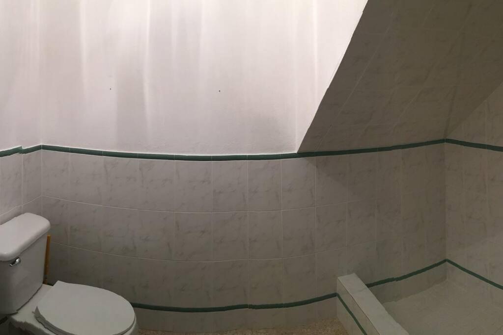 Mayagüez Apt- up to 4 guests- Close to Everything - Housity