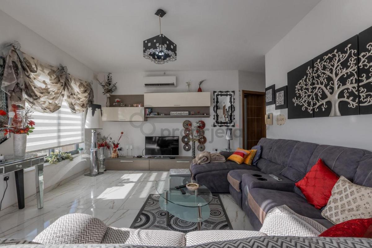 Suitetrails - Stunning Views 4 Bedroom Penthouse in Marsaxlokk