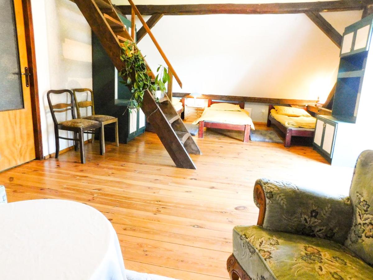 Stary Dom, a może - Housity