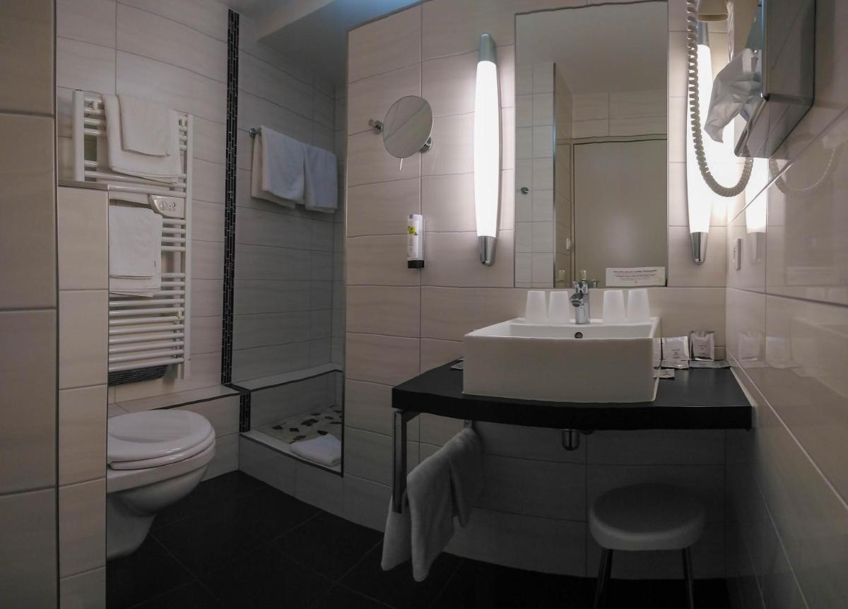 Salle de bains dans l'établissement Hotel Restaurant & Spa Verte Vallée