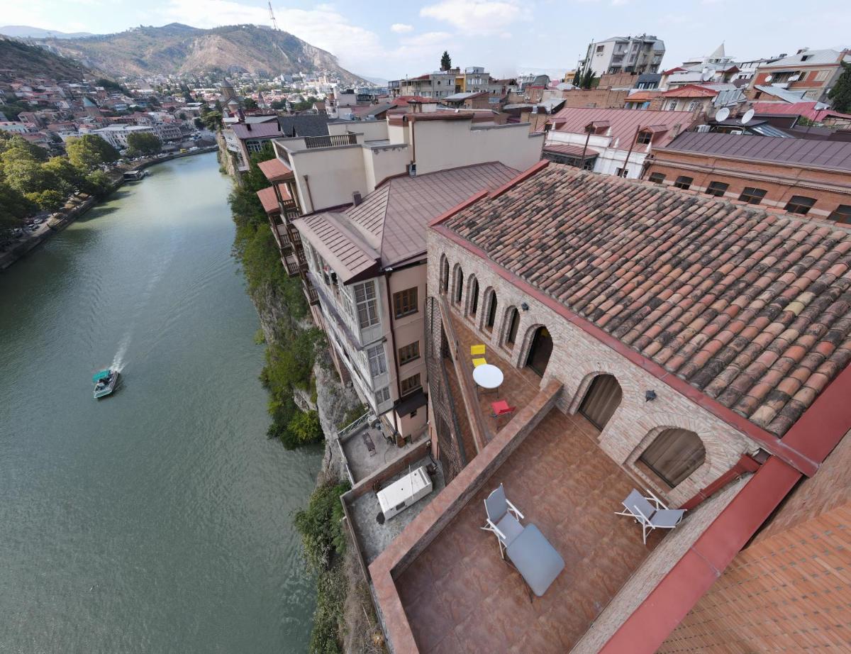Wine Rock Hotel - Housity