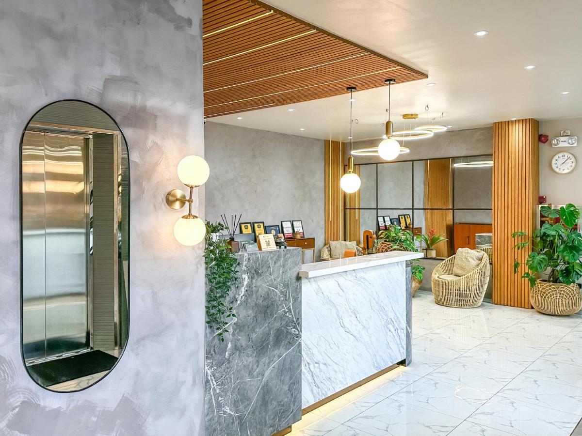 Metro Pines Inn - Housity