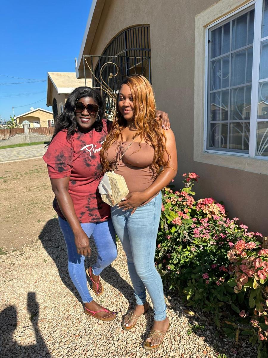 Sassy Diamond Crest - Housity