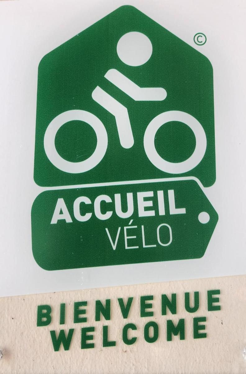 Vélo sur le terrain de l'établissement Village Club Les Hyvans ou dans les environs