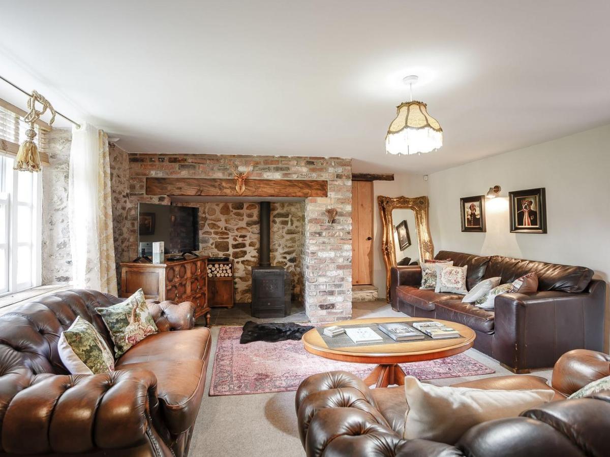 Laburnum House - Housity