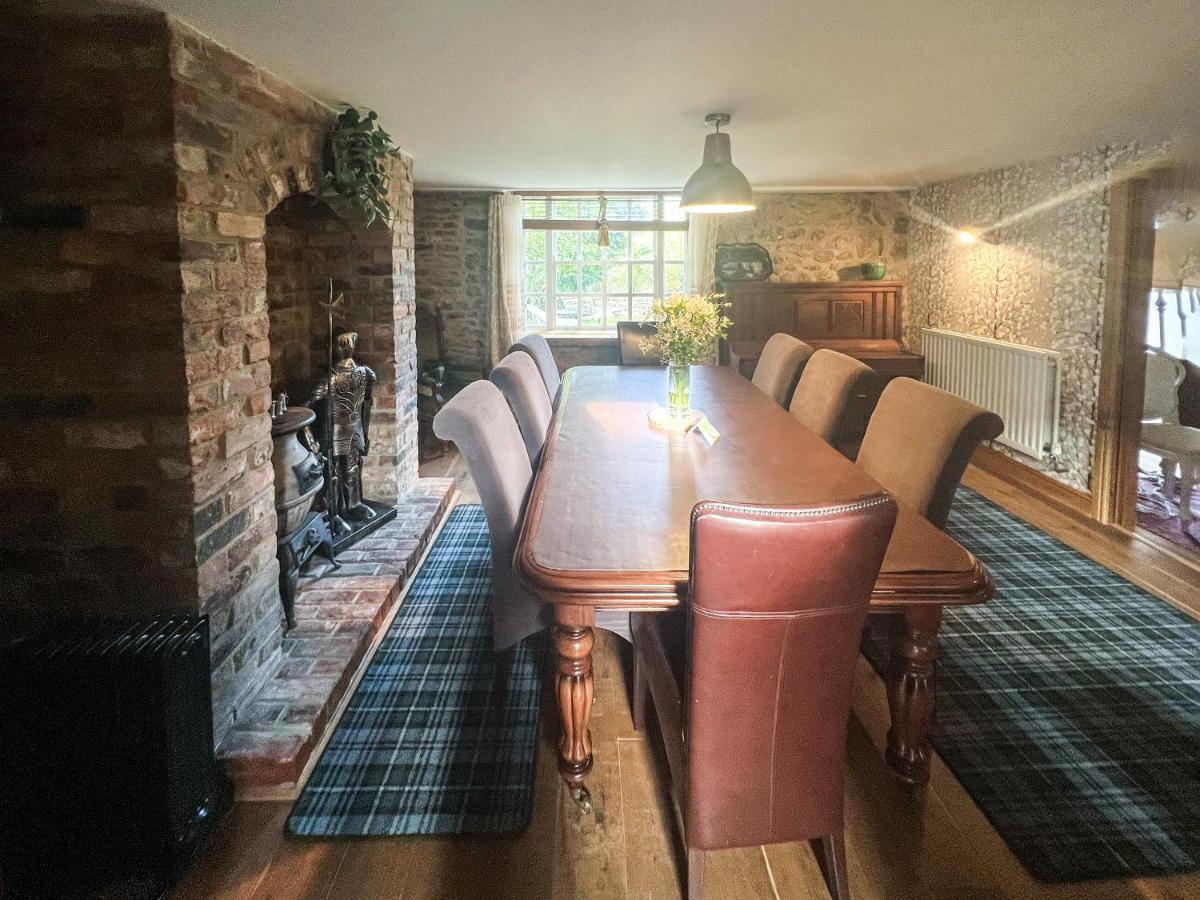 Laburnum House - Housity