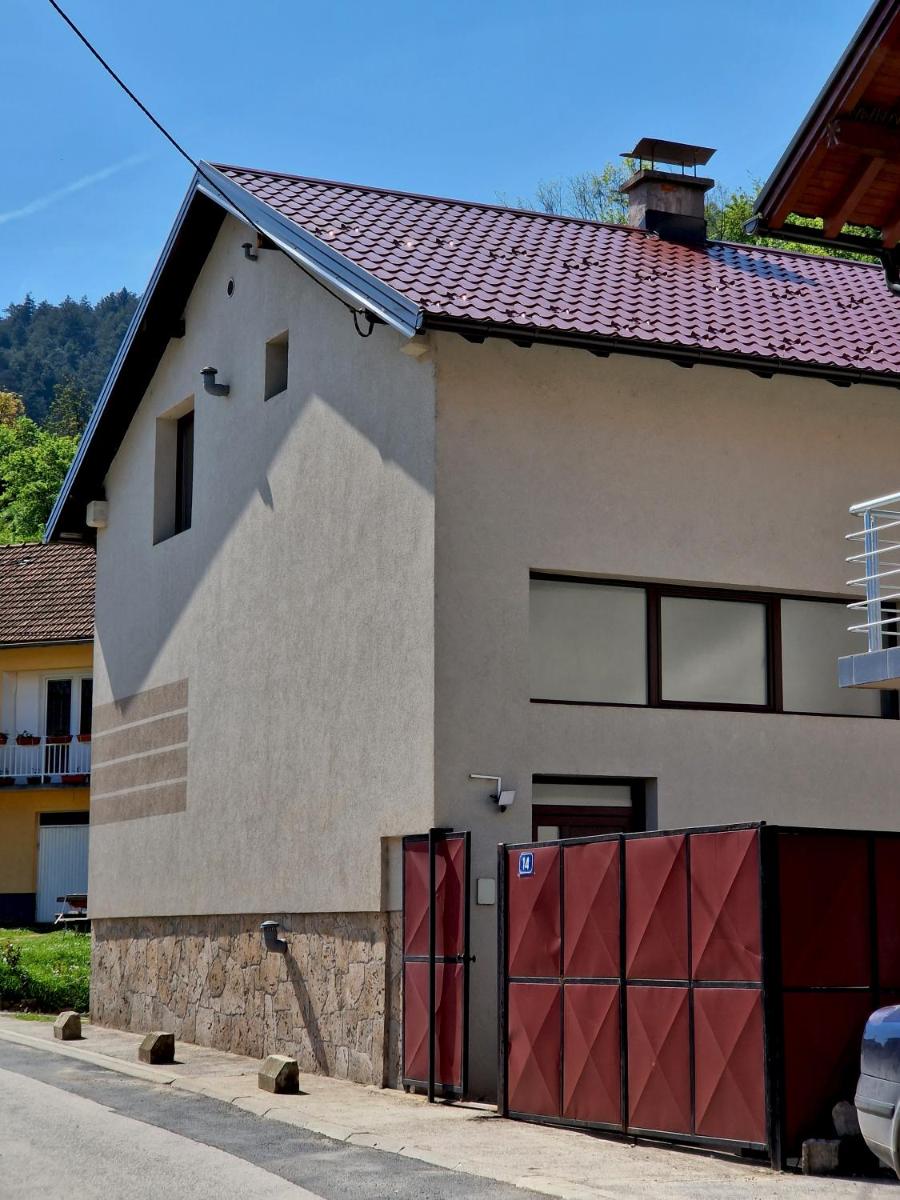 Apartments Foča - Housity