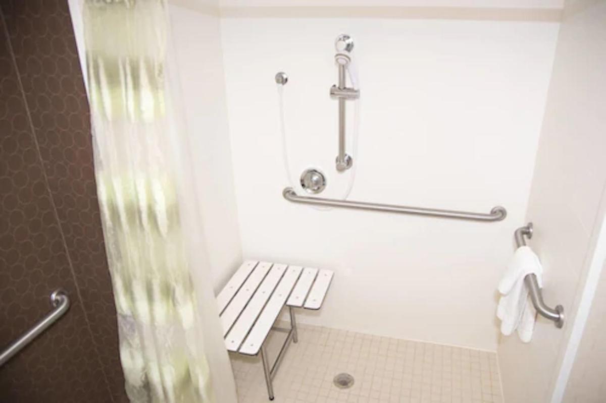 Springhill Suites by Marriott Wichita East At Plazzio - Housity