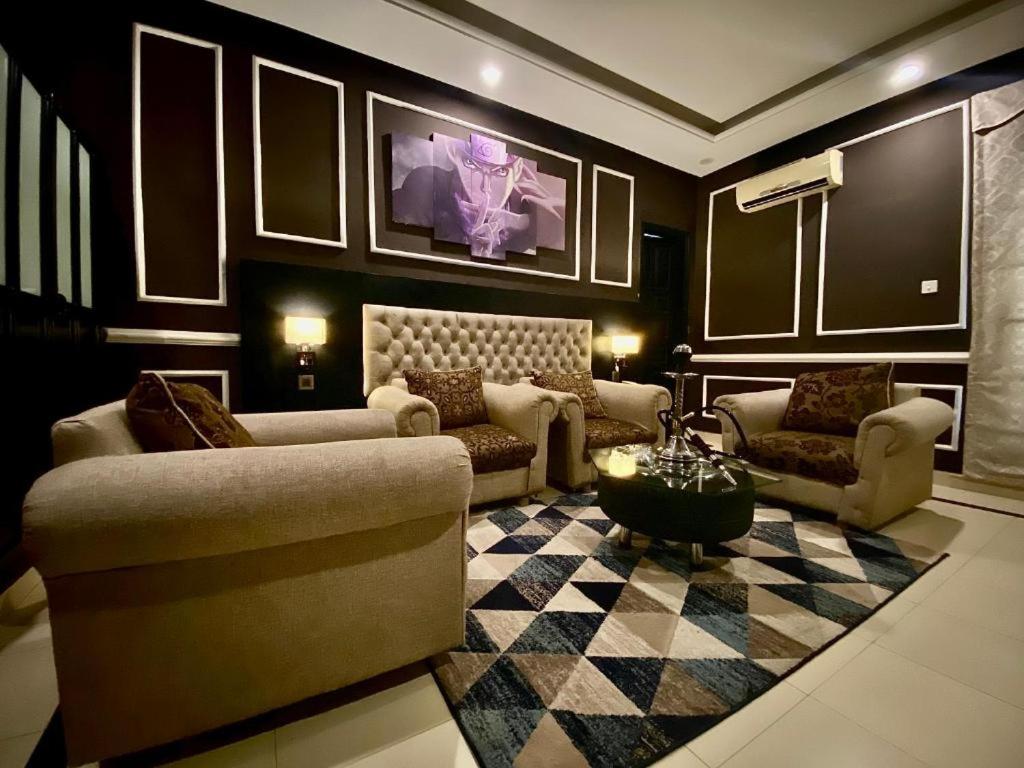 Winter Hotel - Housity