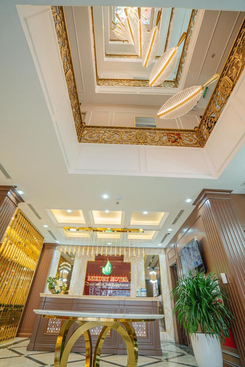 Luxury Hotel - Housity