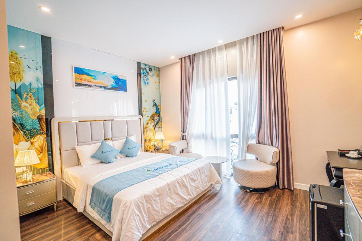 Luxury Hotel - Housity