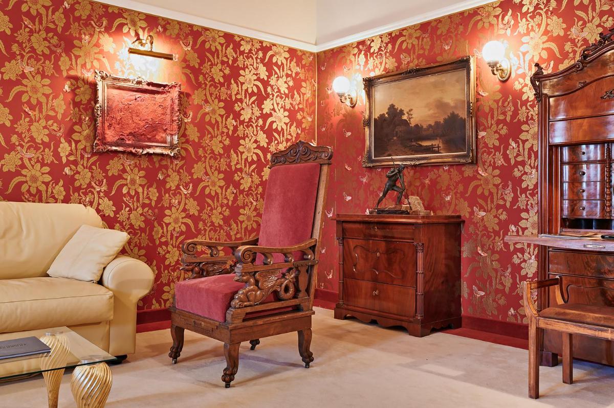 Ein Sitzbereich in der Unterkunft Bernsteinschloss