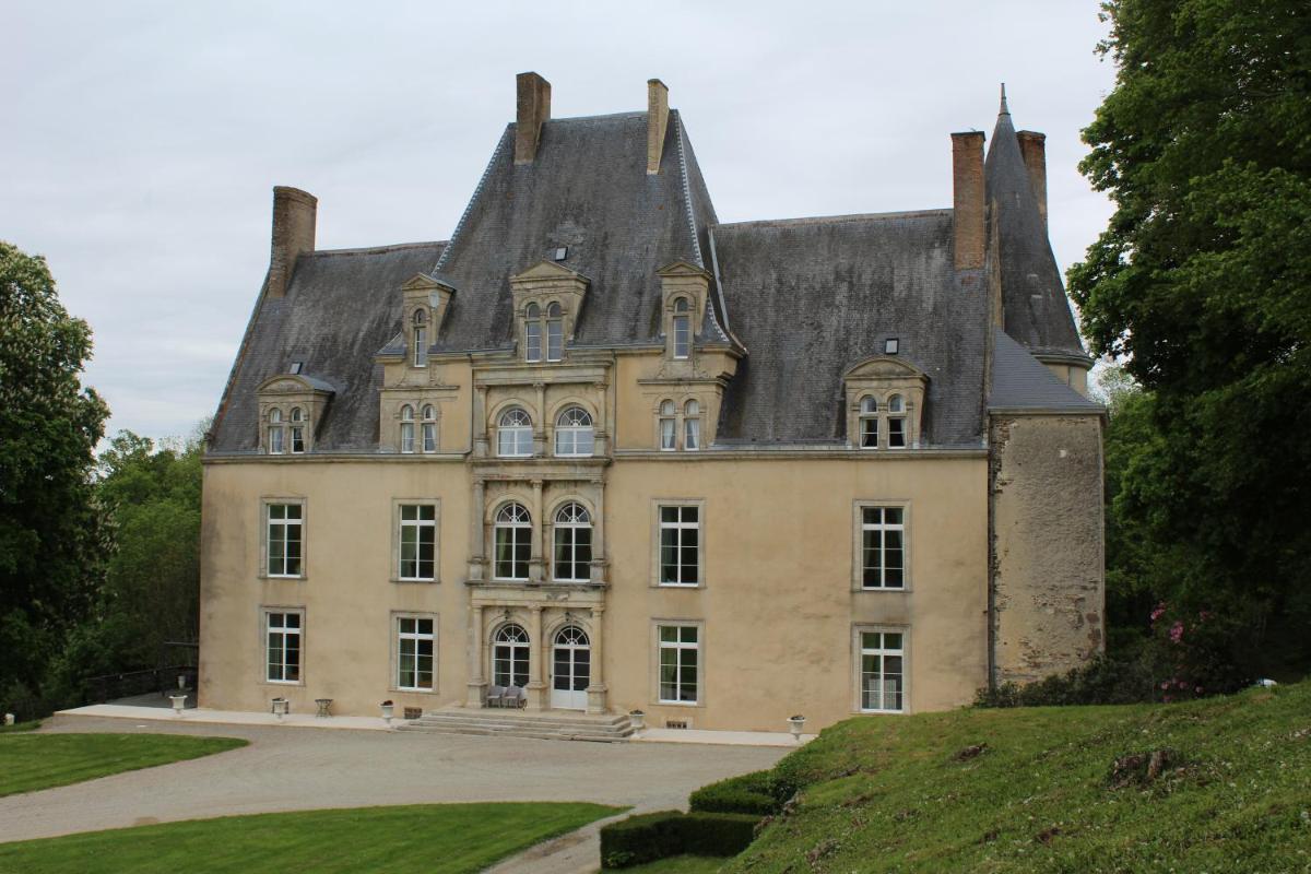 Chateau de la Lucazière - Housity