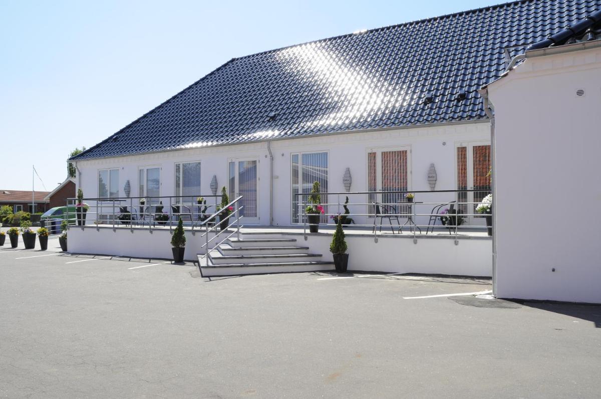 Hotel CoCo Aps - Housity