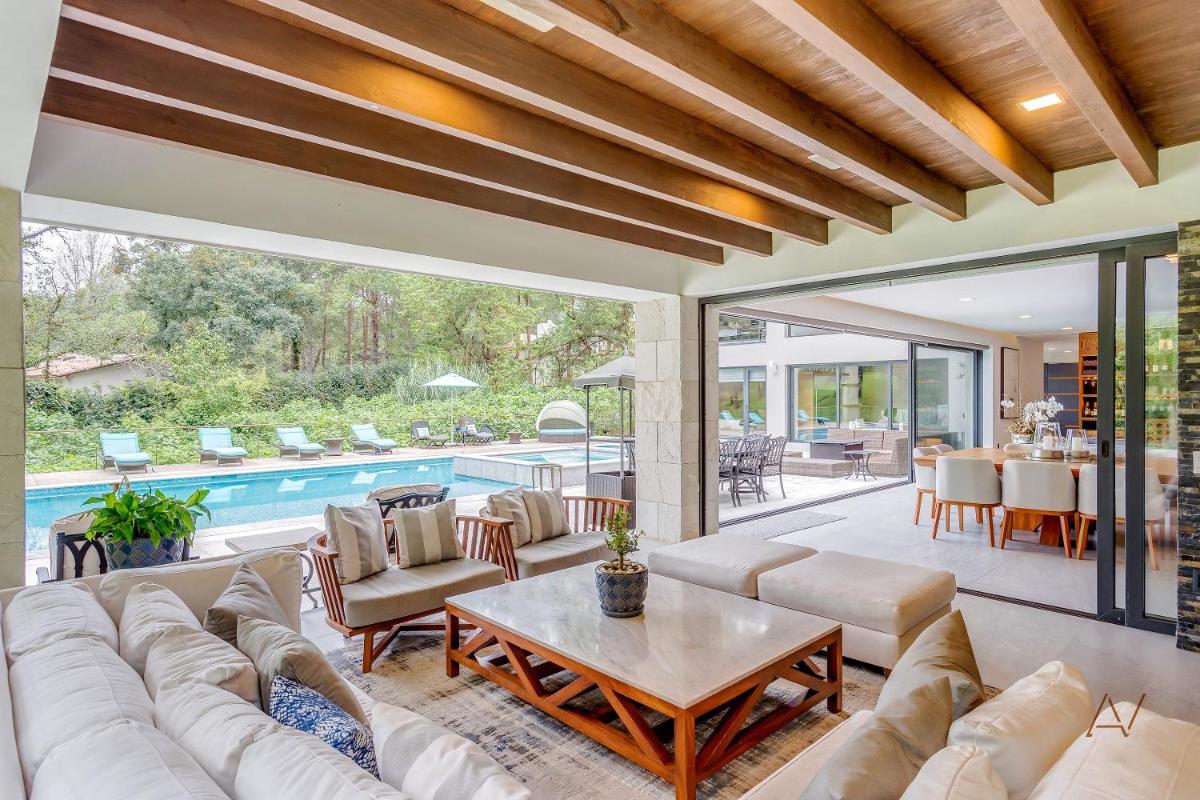 Palatial Private Pool Villa Like Your Own Resort - Housity