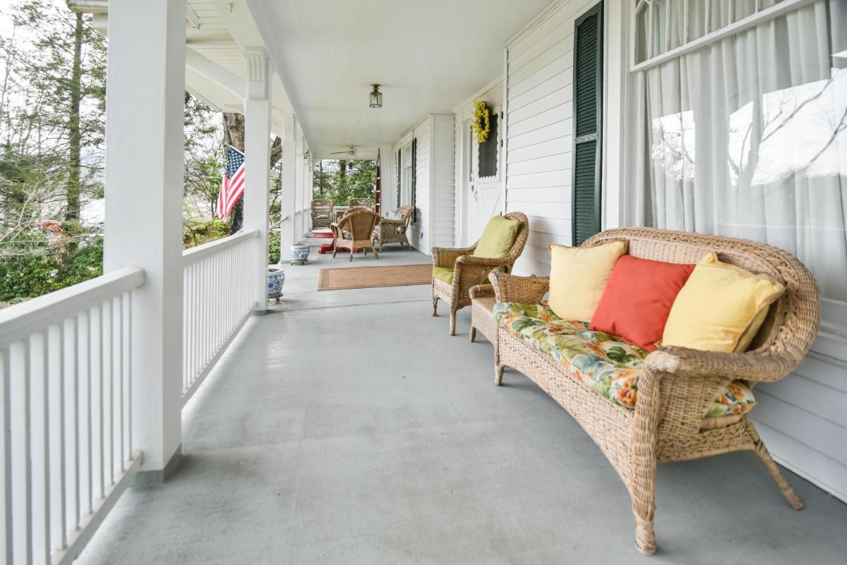 Love Lane Bed & Breakfast - Housity