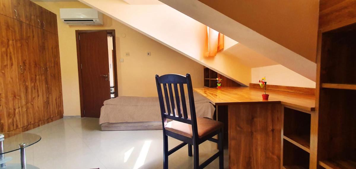 Top Floor Two Bedroom Apartment in Central Burgas - Housity