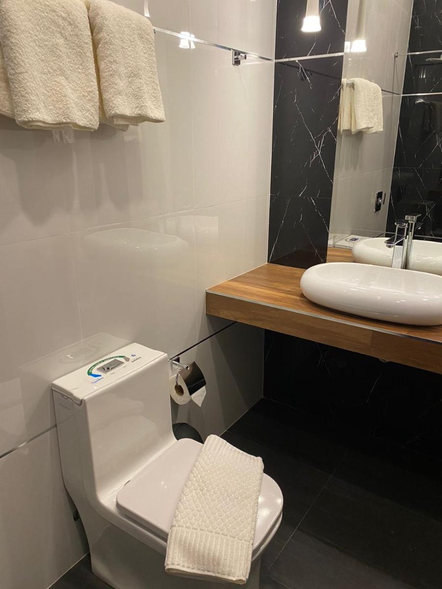 Suitetrails - HOTEL INNOVA