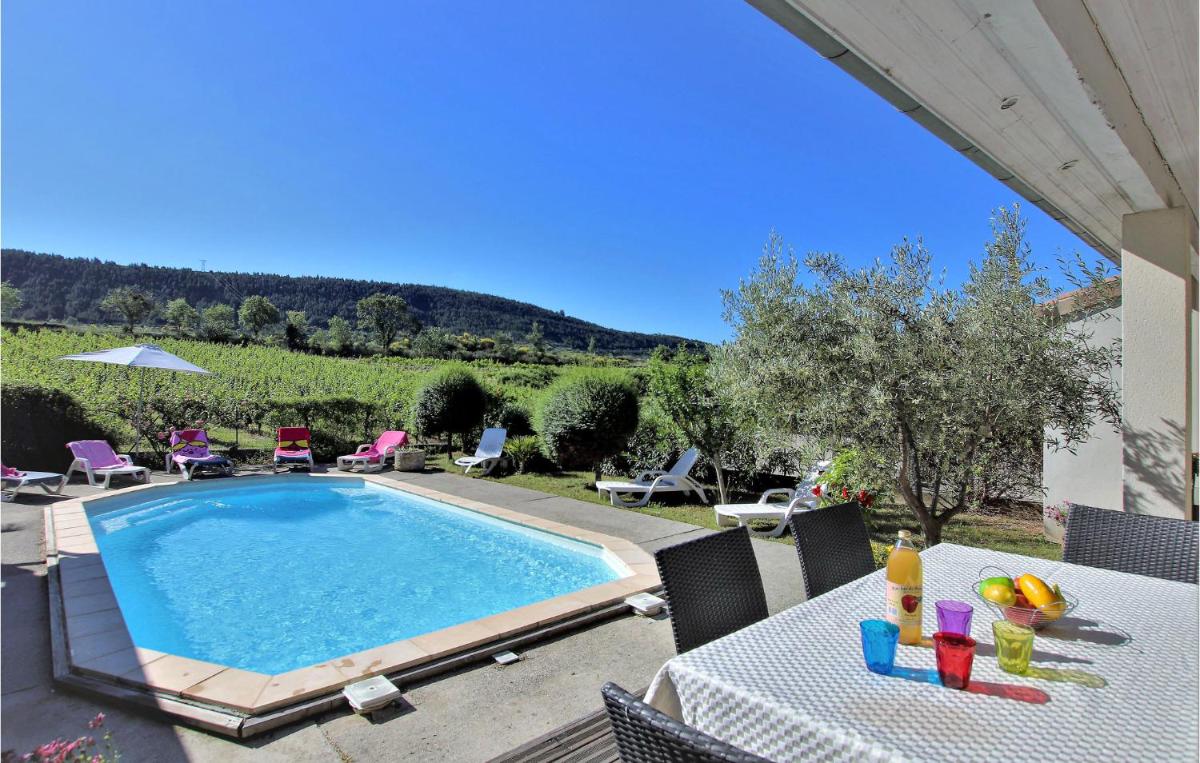 Lovely Home In Lussas - Housity