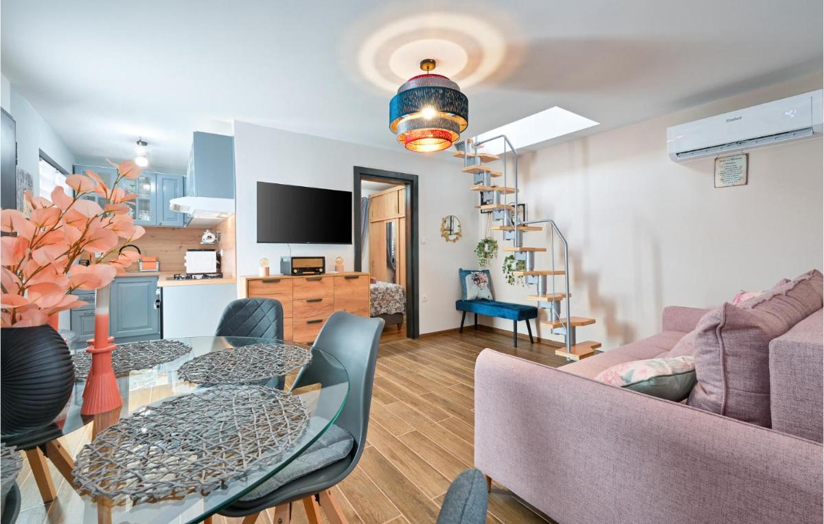 Lovely Home In Kapela - Housity