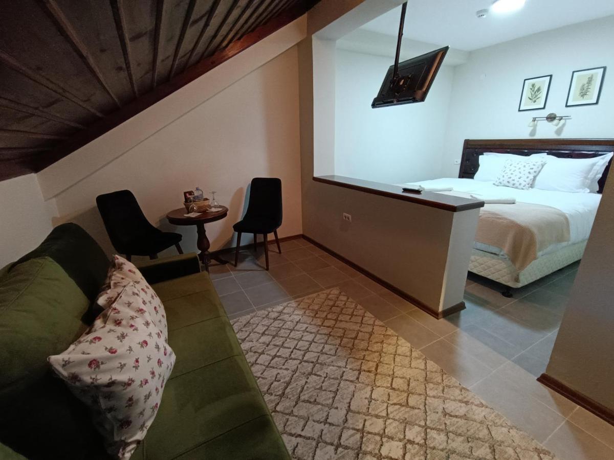 Loven dom Berovo - Housity