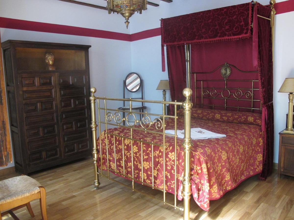 Casa Rural Cuatro de Oros - Housity