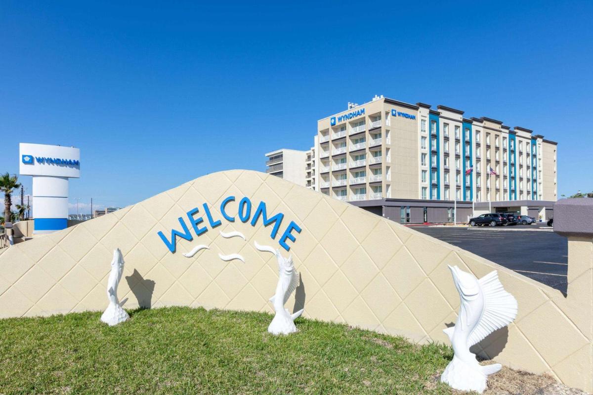 Wyndham Corpus Christi Resort North Padre Island - Housity