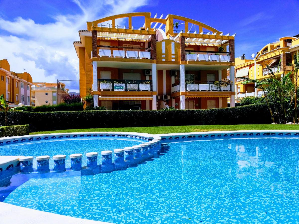 Bali Solo Familias Serviplaya - Housity