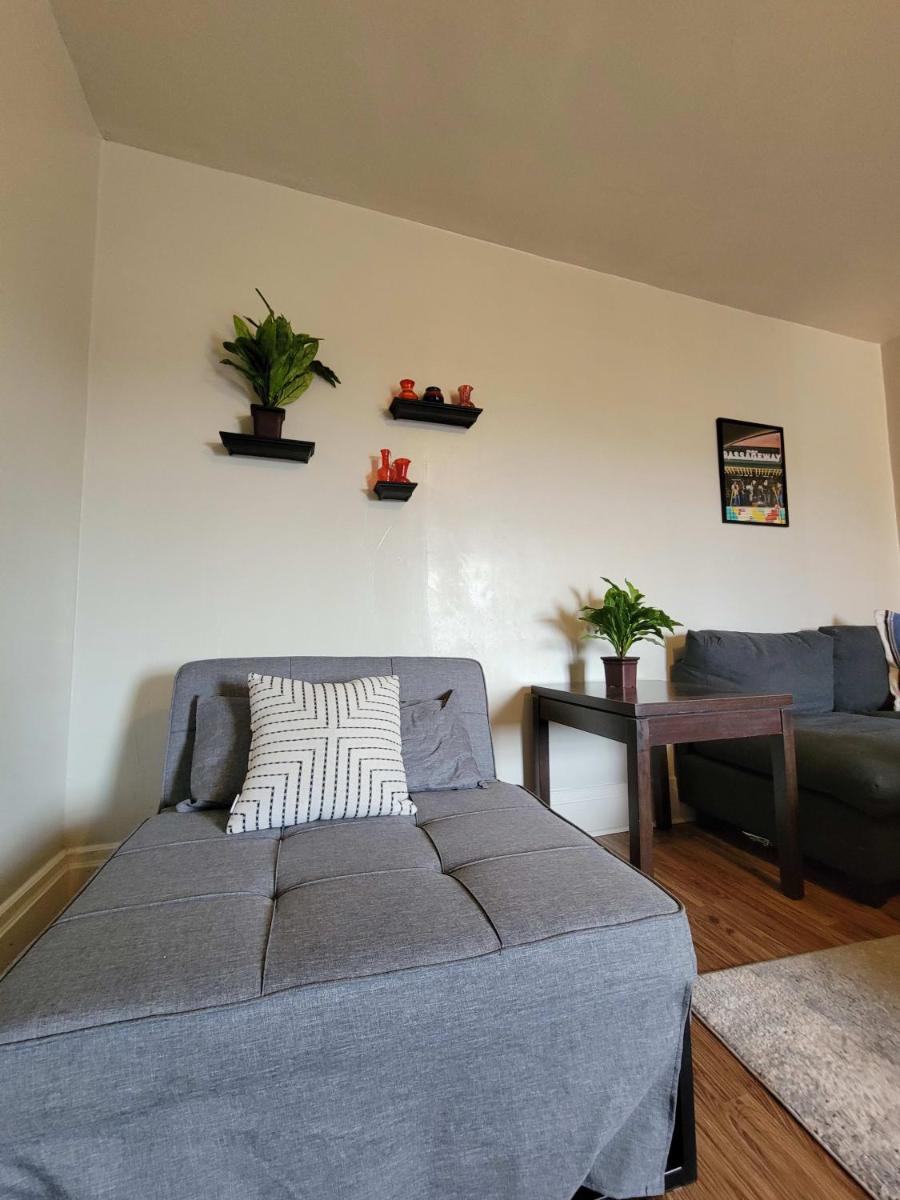 Steps Away From Hospital - 2 Queen Bed - City View - Housity