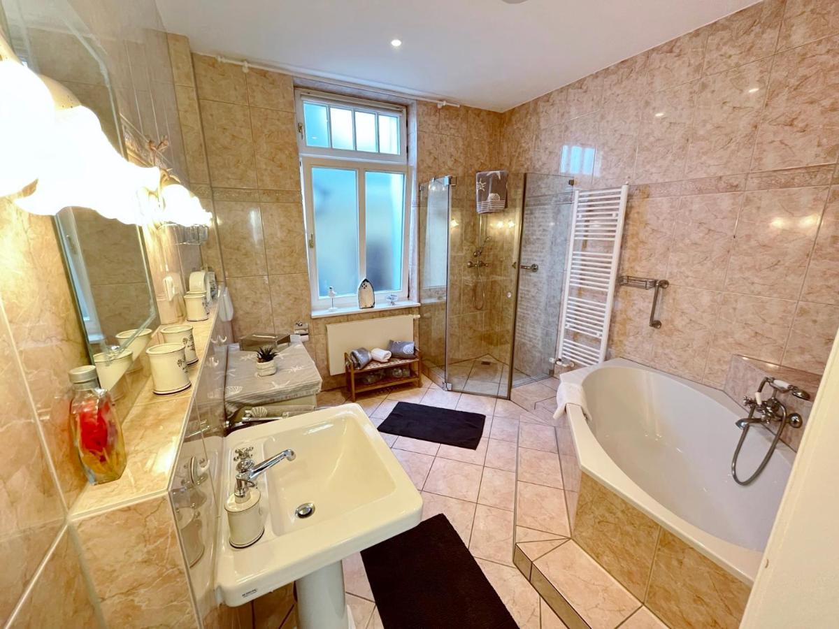 Hotel Ambiente - Housity