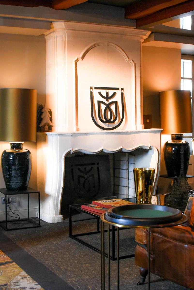 Coin salon dans l'établissement Le Général d'Elbée Hotel & Spa - Teritoria