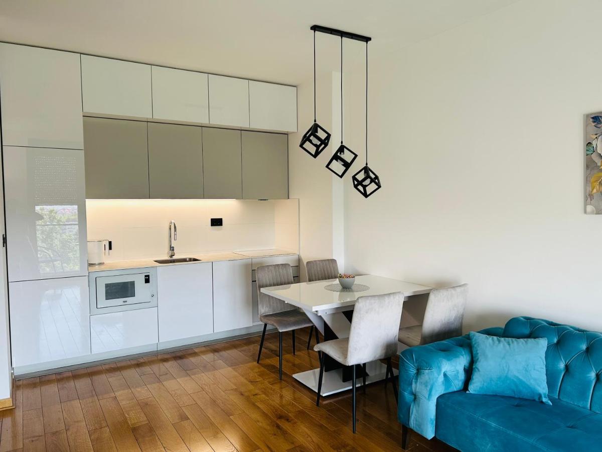 Oasis - Housity
