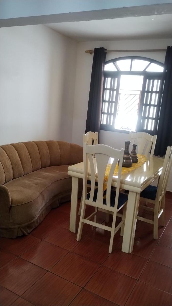 Casa Completa com 03 quartos a um quarteirão da Basílica Nacional - Housity