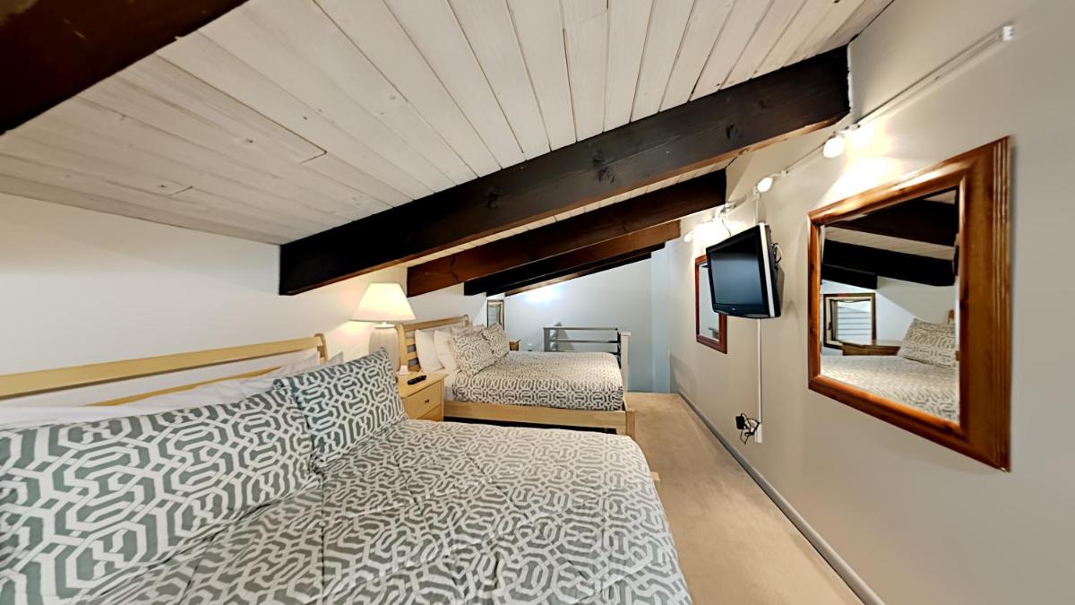 Timberline Condominiums 1 Bedroom Loft Deluxe Unit B3C - Housity