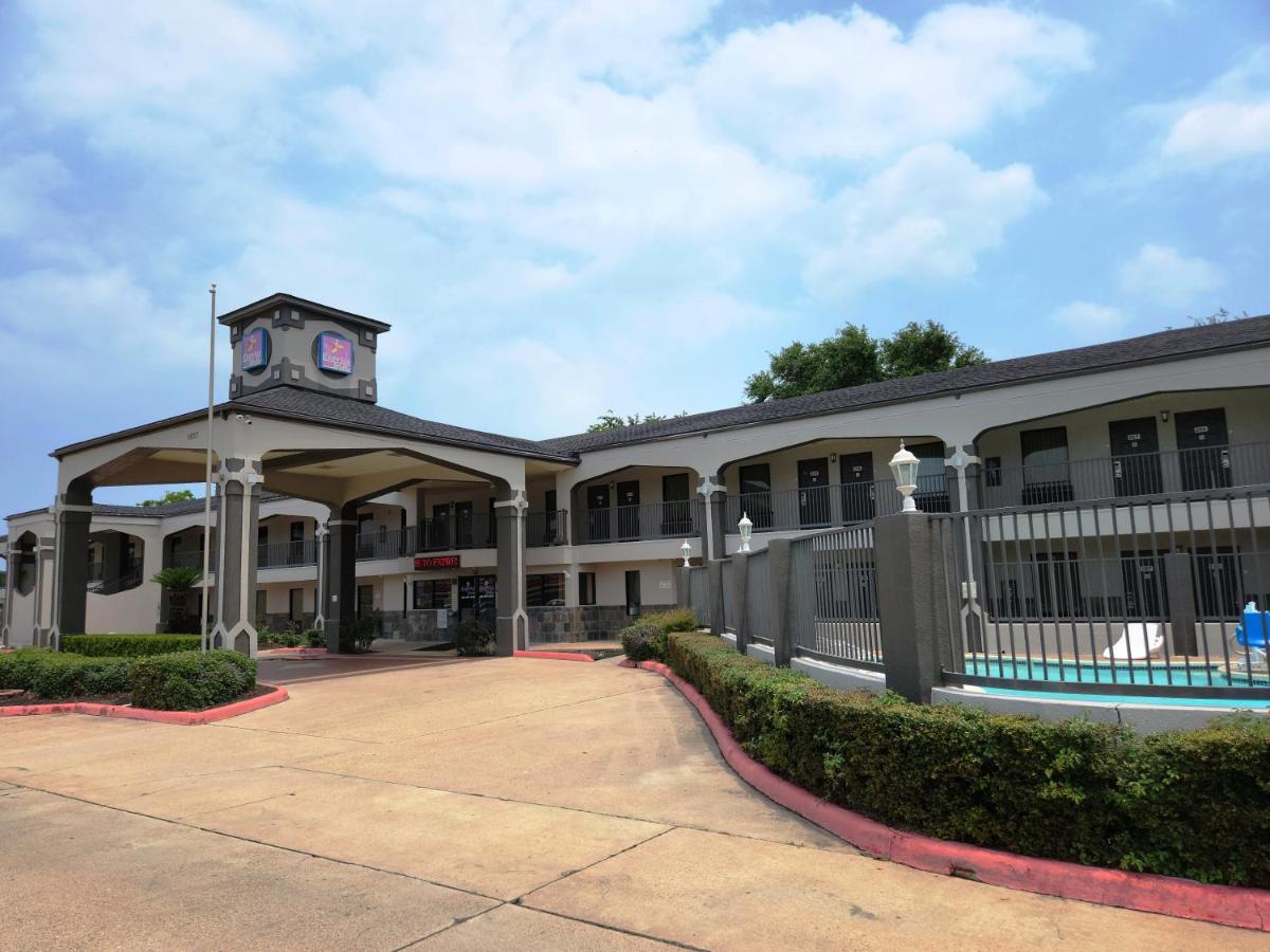 Express Inn Tomball - Housity