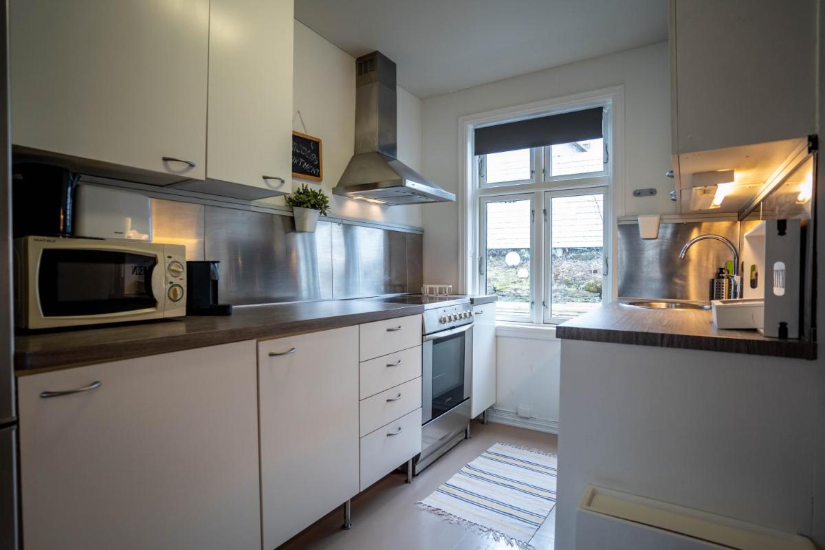 Central BnB Stavanger at Bertis Ap 2 Nice and Cozy Central 3 BedRooms and BigTerrace - Housity