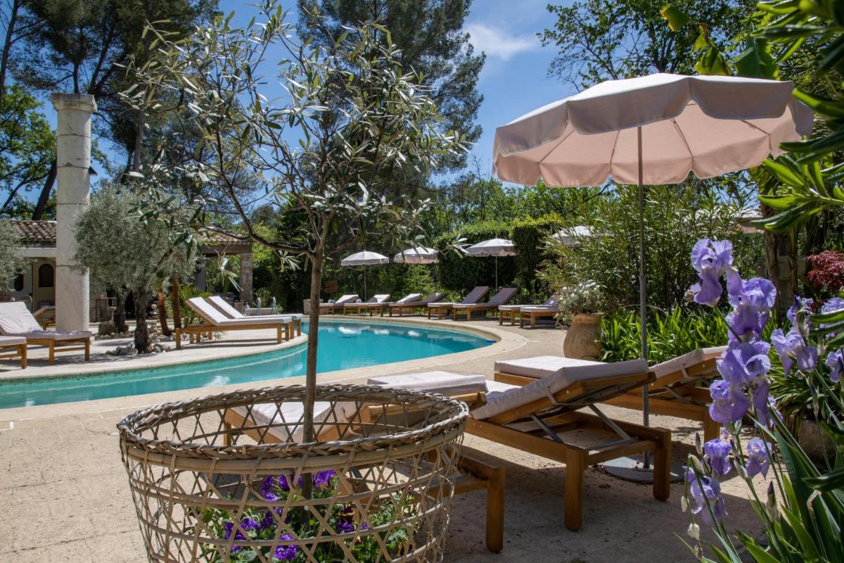 Hotel Les Messugues - Housity
