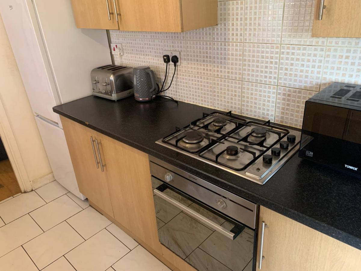 6 double bedrooms house for a big group of people - Housity