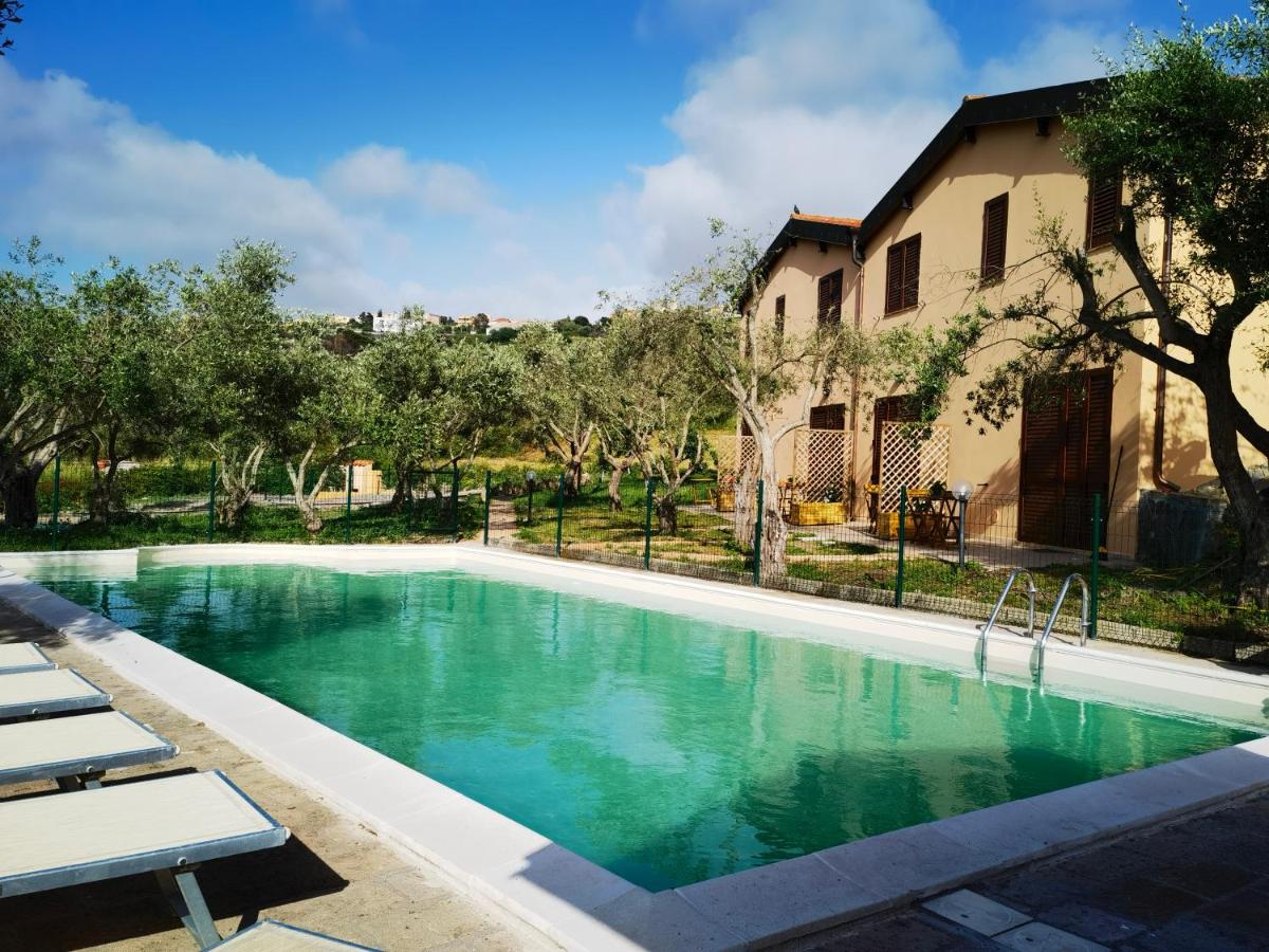 La Corte degli Ulivi - Albergo Rurale - Housity