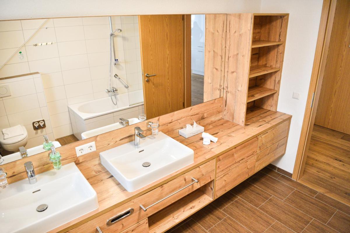 Burg Hotel Feldberg - Housity